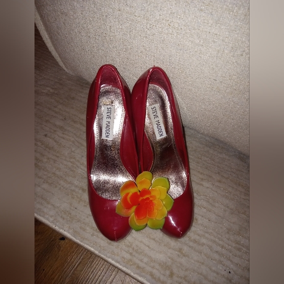 Steve Madden Shoes - Steve Madden Y2K Platform Heels size 7.5